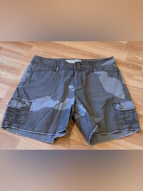 5/$25 Natural Reflections Camo Cargo Shorts